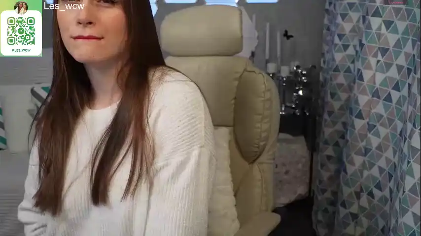 Lesliekorfs - Chaturbate Hot Show Video - 2025 05-03 12:29:30