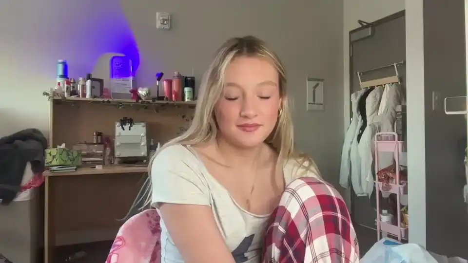 Lexaarose05 - Chaturbate Live Video Recording - 2025 05-01 04:47:56