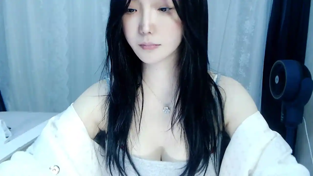 Lililoveapple - Stripchat Free Video - 2025 01-04 11:46:47