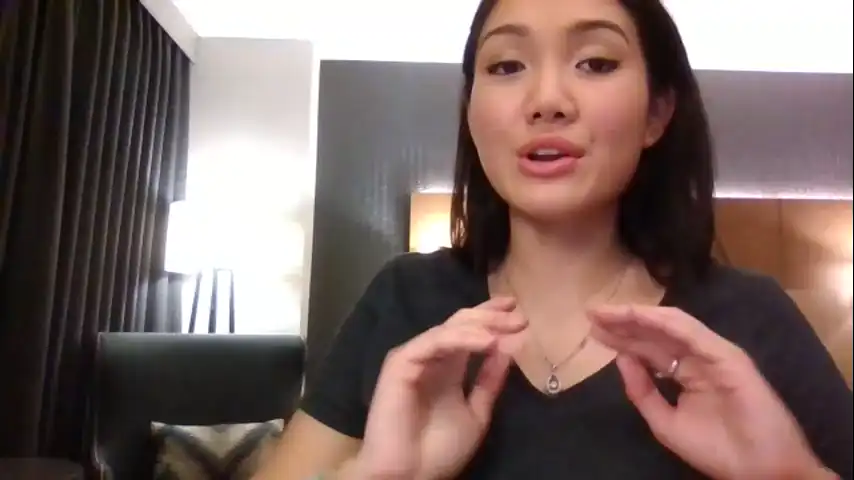 London_Tipton - Chaturbate Live Video Recording - 2025 02-09 05:08:09