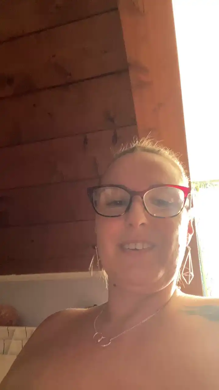 Lucestellata - Cam4 Private Video - 2025 01-01 06:29:12