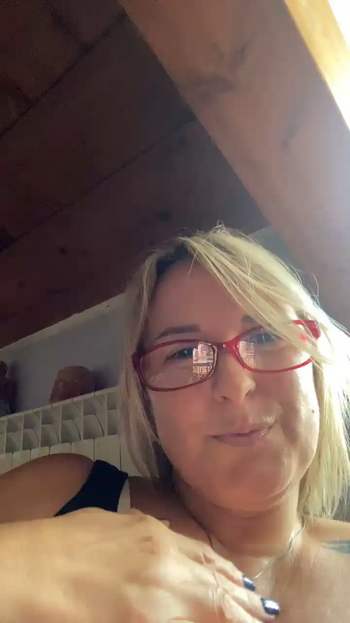 Lucestellata - Cam4 Private Video - 2025 04-05 16:30:07