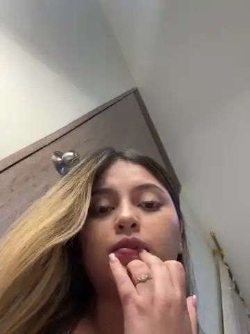 Lunablossom_ - Stripchat Live Video Recording - 2025 04-10 11:27:51