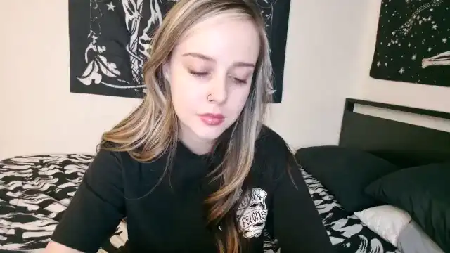 Lunalovelyy - Myfreecams Live Video Recording - 2025 05-01 00:34:33