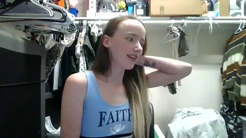 Lunapixie2020 - Chaturbate Hot Show Video - 2025 01-18 06:42:49