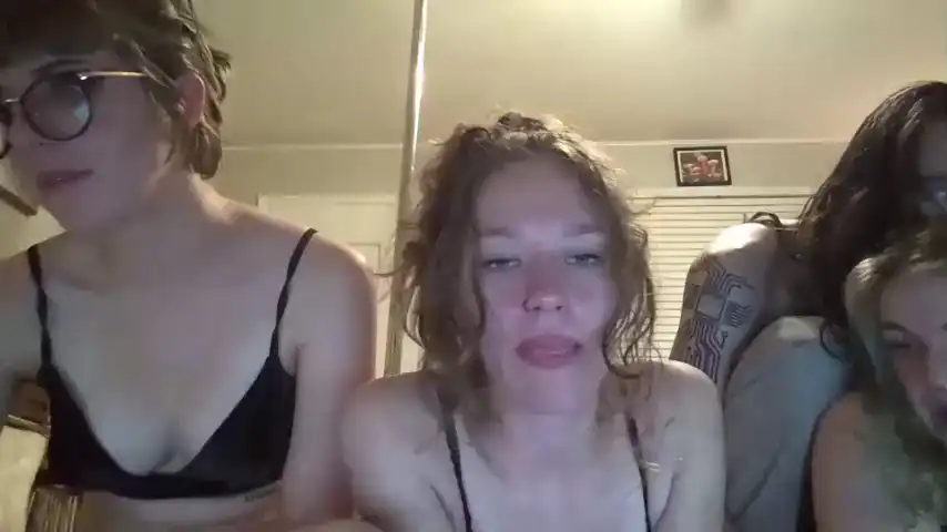 Makeucrybby111 - Chaturbate Hot Show Video - 2025 03-08 19:47:16